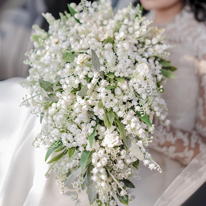 White bridal  bouquet